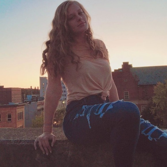 Meet your Posher, Caylee - Picture 5 of 5